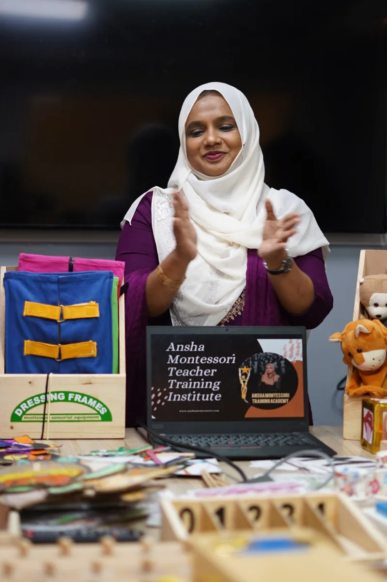 Live online class with Montessori materials